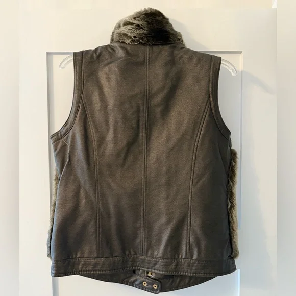 Big Chill Faux Fur & Leather Trim Vest – Size M - Picture 2 of 13